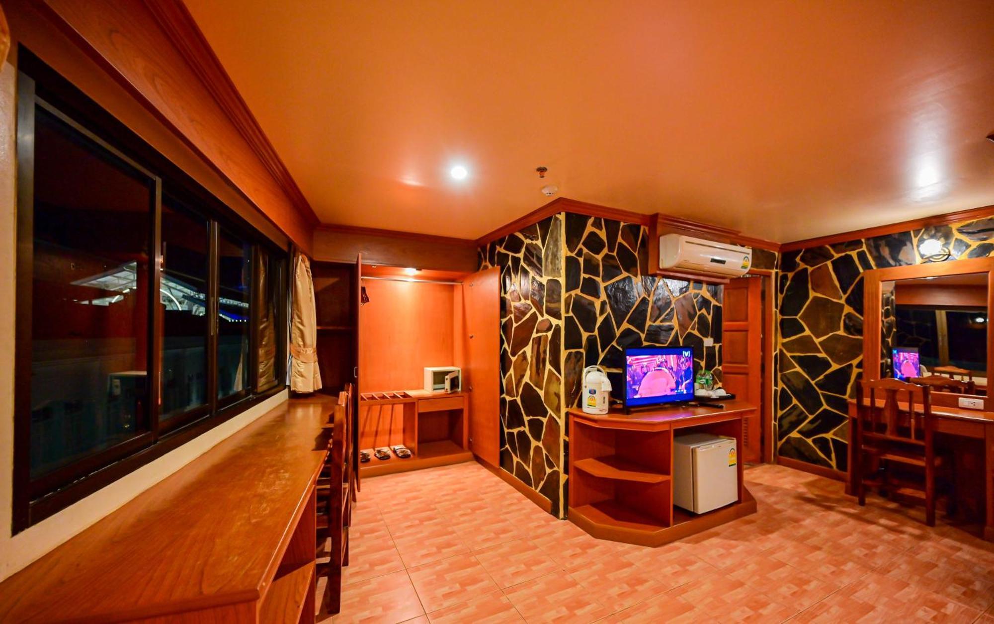 Complex Hotel Patong Dış mekan fotoğraf