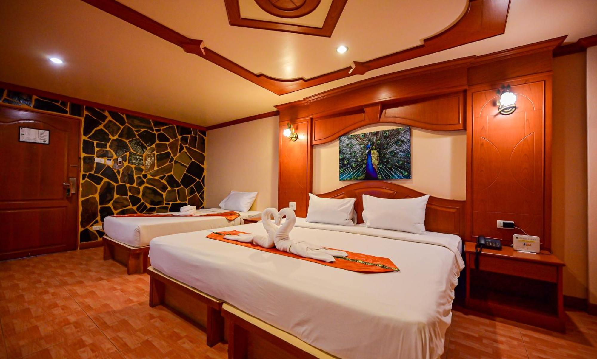 Complex Hotel Patong Dış mekan fotoğraf