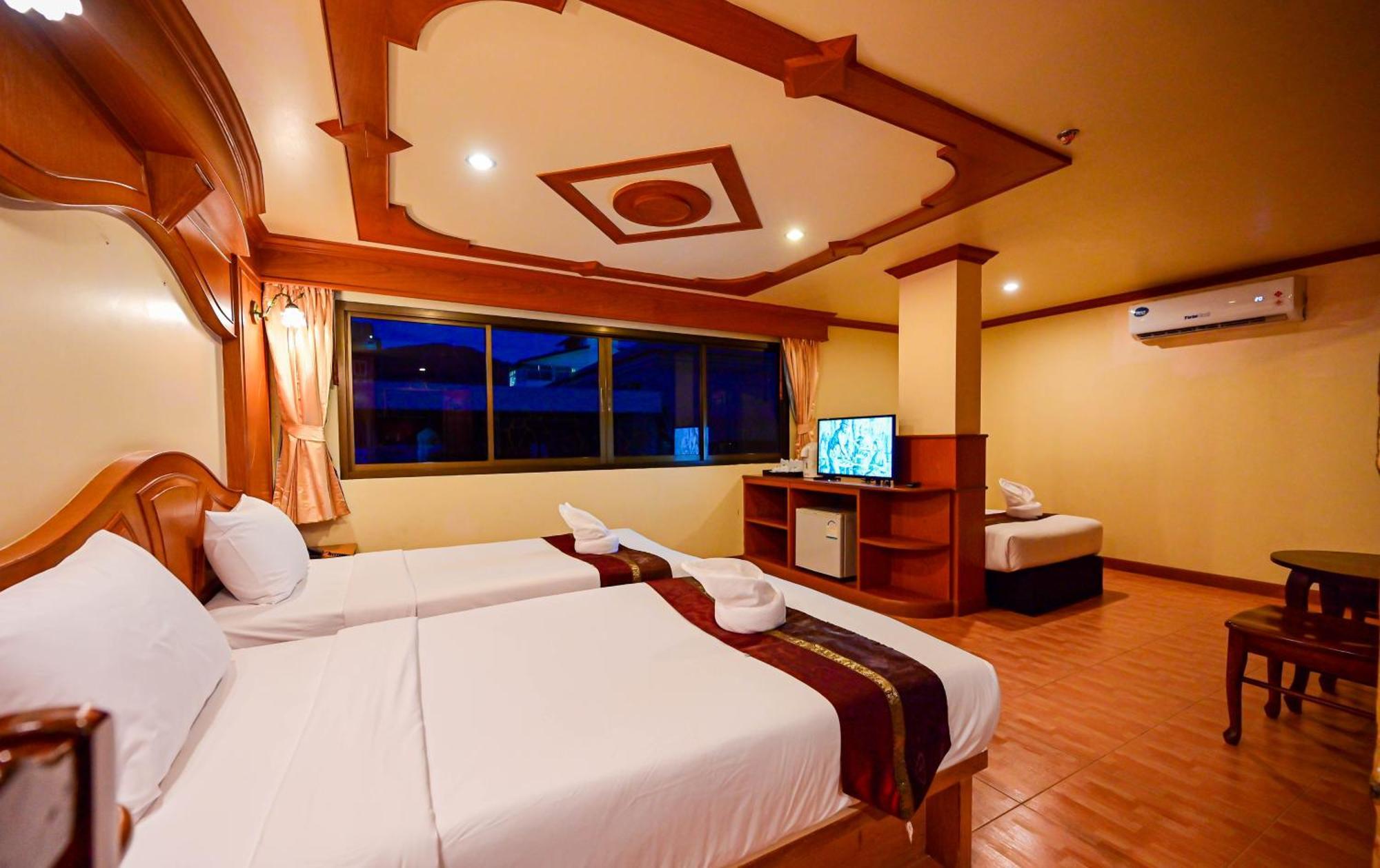 Complex Hotel Patong Dış mekan fotoğraf