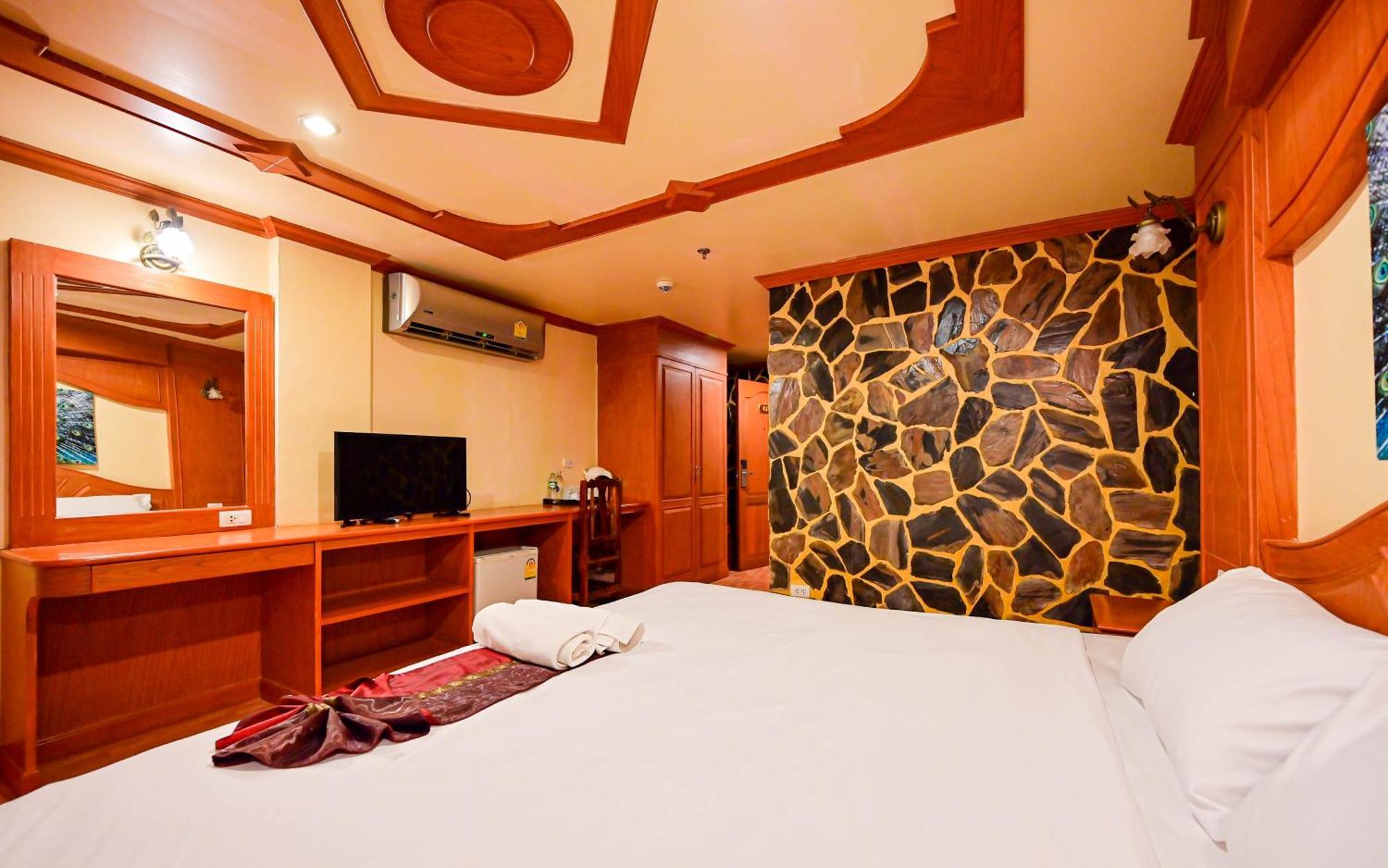 Complex Hotel Patong Dış mekan fotoğraf